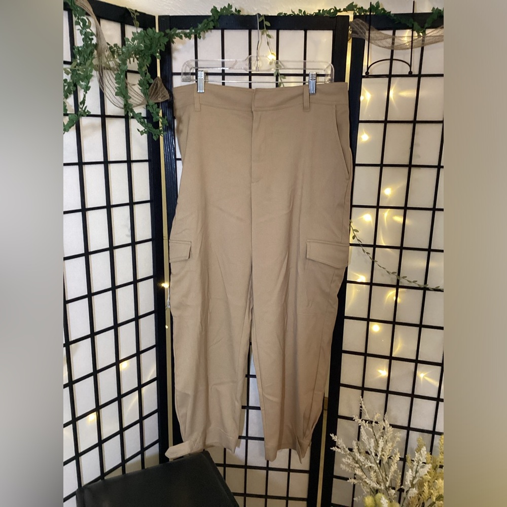 Women’s Tan Cargo Pants